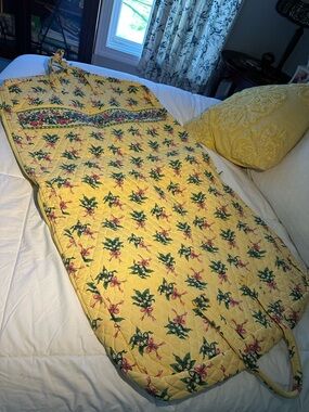 Vera Bradley Retired Hope Garment Bag